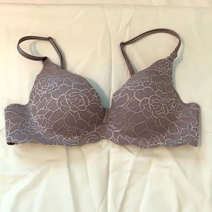 VS Light Push up. 36C. Light Purple Outer/Leopard print interior. Lightly used.